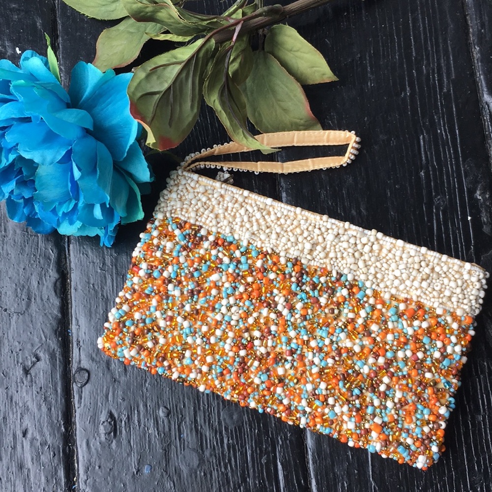 ❌DONATED❌ Vintage Beaded Wristlet